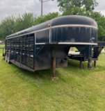 1993 WW 6x24 Gooseneck Stock Trailer - 2 Center Gates and Escape Door