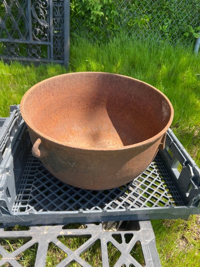 Cast-iron pot