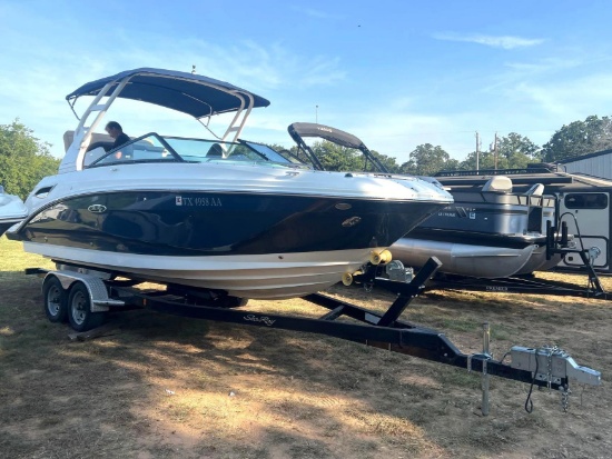 2018 Sea Ray 250 SDX Boat - Has 6.2 MerCruiser 300 horse - 25 ft - Comes with Title to Boat, Motor,