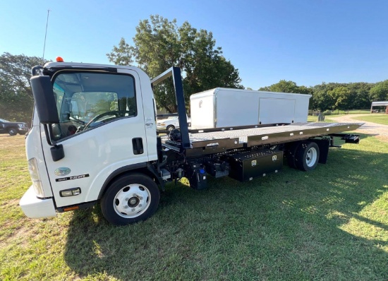 2020 Isuzu NRR Rollback Diesel Truck Runs & Drives - 82K miles - Comes with Title