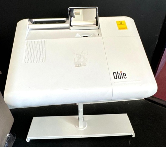 Obie Game Projector - Per the owners, there are several games on this machine