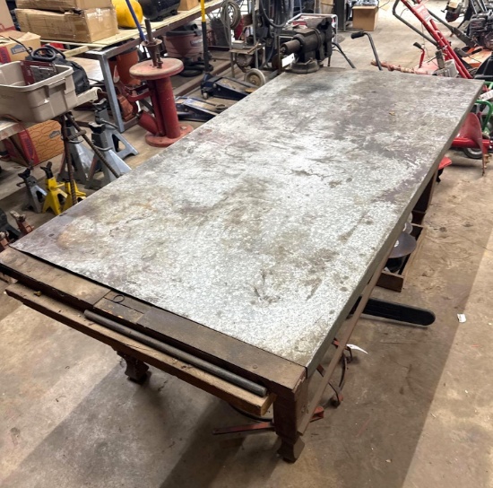 Metal Workbench with Vise - 43x86