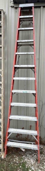 Fiberglass Ladder - 10 ft