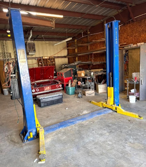 Direct 9000 lb Vehicle Lift - Works and Operates