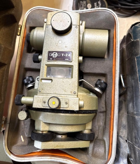 Lot of 2 Optical Transits - Bosche and Geotech