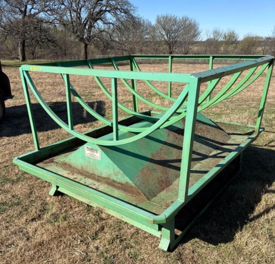 Flusche Round Bale Feeder