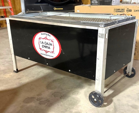 La Caja China Roasting Box - New - Never Used