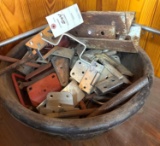 Small Tub of Misc. Hinges