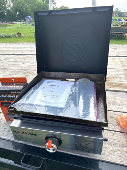 Blackstone 17 inch Griddle with Cleaning Kit