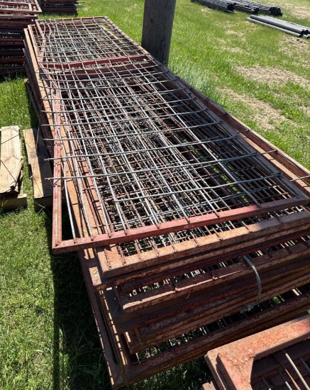 Bundle of 1712 ft Small Animal Panels
