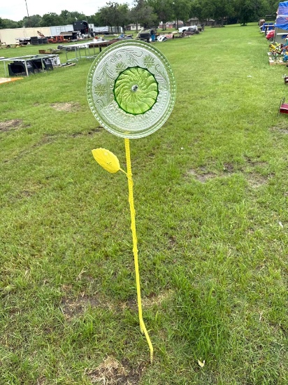 Decorative Flowers Made of Old Dishes and Glassware