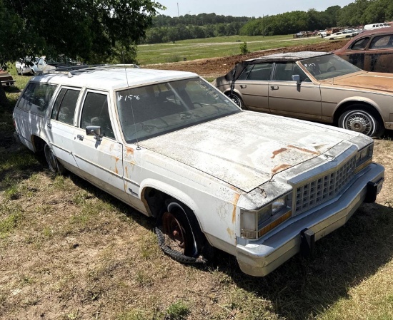 1985 Ford Crown Victoria Wagon - Comes with Title