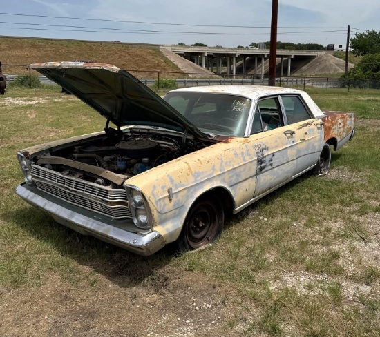 1966 Ford 4 DR Sedan - Comes with Title