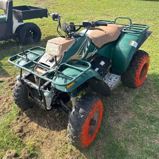 Polaris 300 4-Wheeler 4x4 - Starts and Runs - Needs a Battery