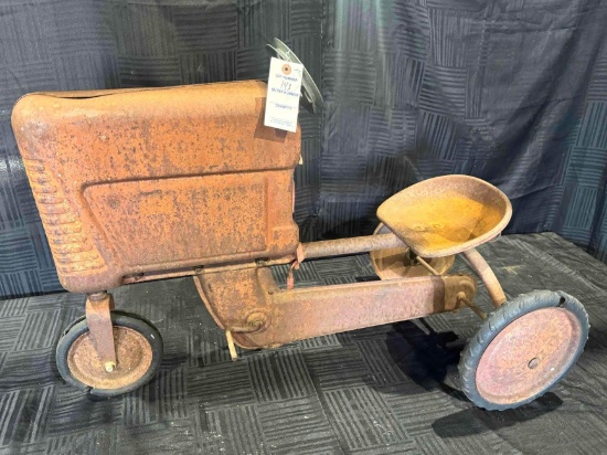 Traveler Deluxe Toy Pedal Tractor