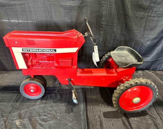 1971 International Model 66 Pedal Tractor