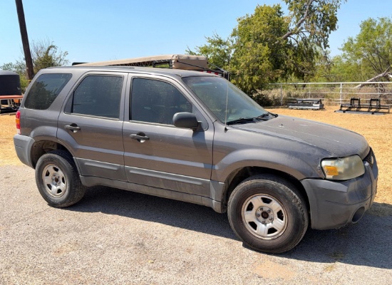 2005 Ford Escape XLS - 2.3L - FWD - 268K Miles - Starts & Runs - Title
