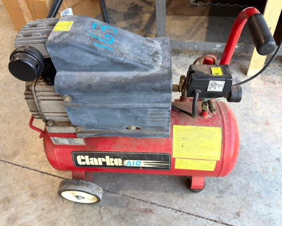 Clarke 5 Gallon Portable Air Compressor - Runs & Operates