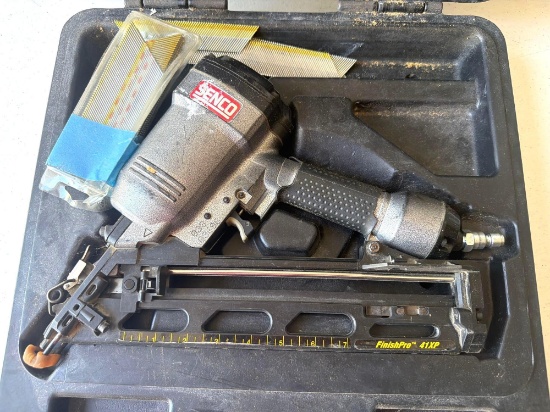 Senco 41XP Pneumatic Finish Nailer with Case