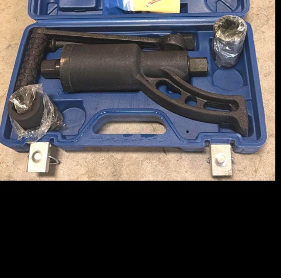 Arksen Torque Multiplier Lug Wrench Kit with Carrying Case