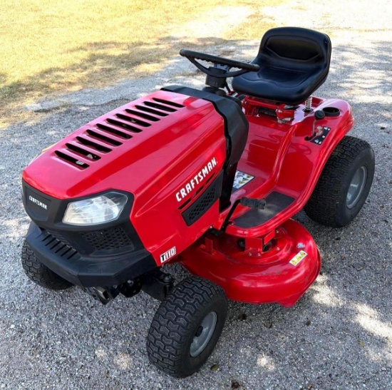Craftsman T110 Riding Lawn Mower - 42 in. Deck - Like New - Runs & Operates