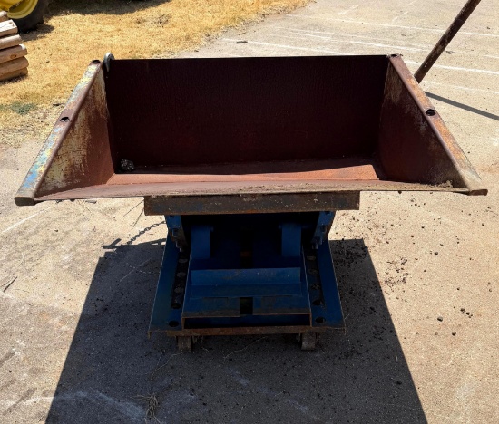 Small Material Trip Hopper with Forklift Pockets