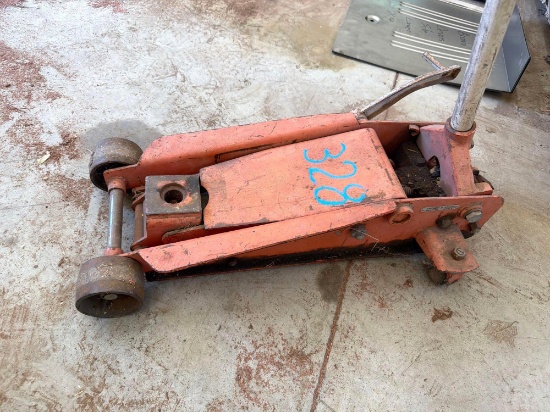 Heavy-Duty Hydraulic Floor Jack - Works