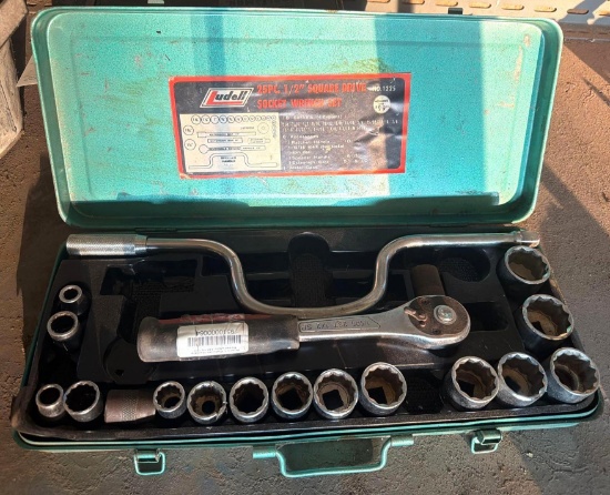 Ludell 1/2 in. Drive Socket & Ratchet Set