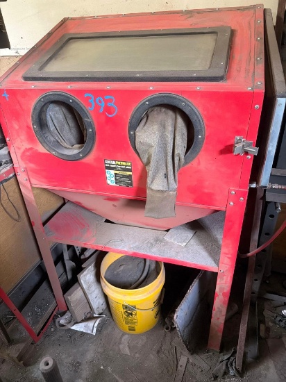Central Pneumatic 40 lb. Floor Blast Cabinet