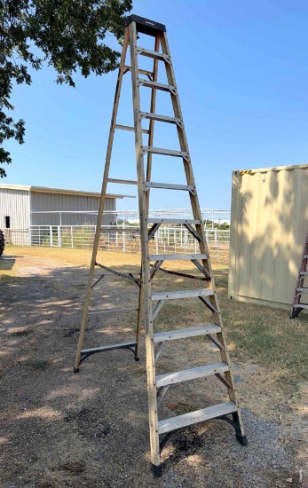 Husky 12 ft. Fiberglass Ladder