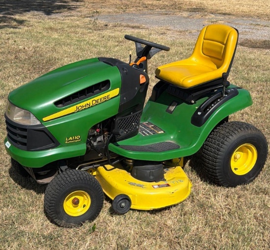 John Deere L110 Hydrostatic Riding Lawn Mower - 42 in. Deck - Runs, Drives & Operates