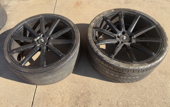 Pair of 22-In. XO Luxury Wheels with Tires - Mixed Widths