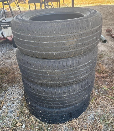 Set of (4) General 275/60R20 Tires