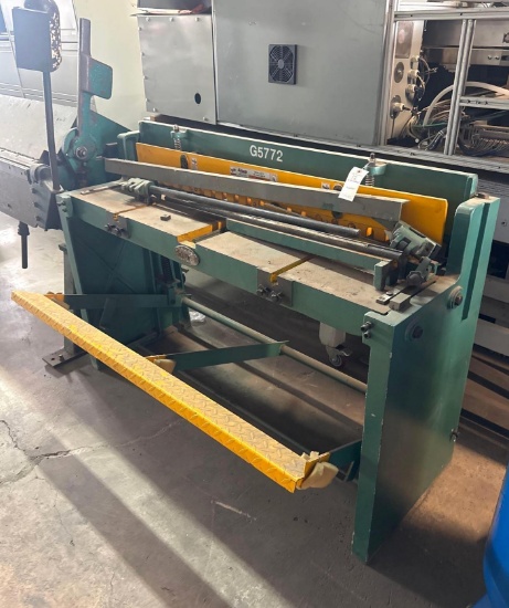 Grizzly G5772 52-in. Foot Shear - 18-Gauge Capacity - Heavy-Duty Sheet Metal Shear