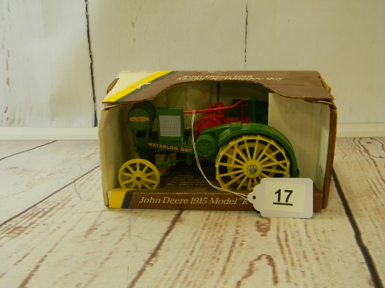 ERTL JOHN DEERE 1915 MODEL R WATERLOO BOY