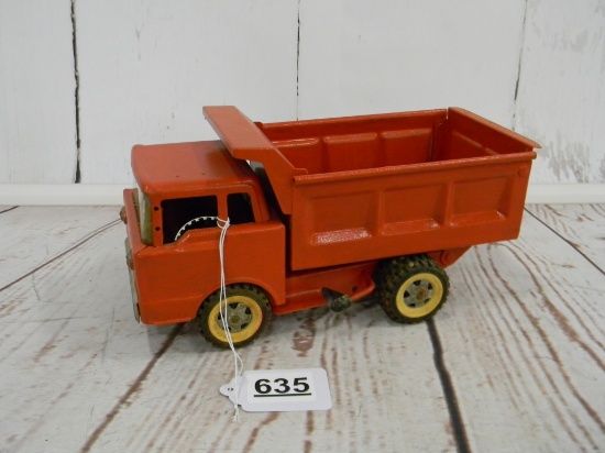 STRUCTO DUMP TRUCK