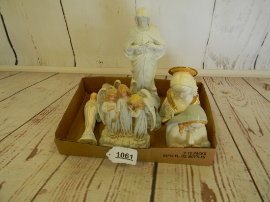 FLAT OF RELIGIOUS ITEMS