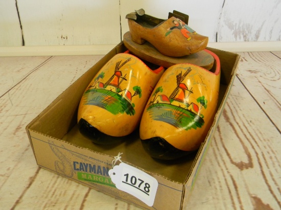 WOODEN SHOES