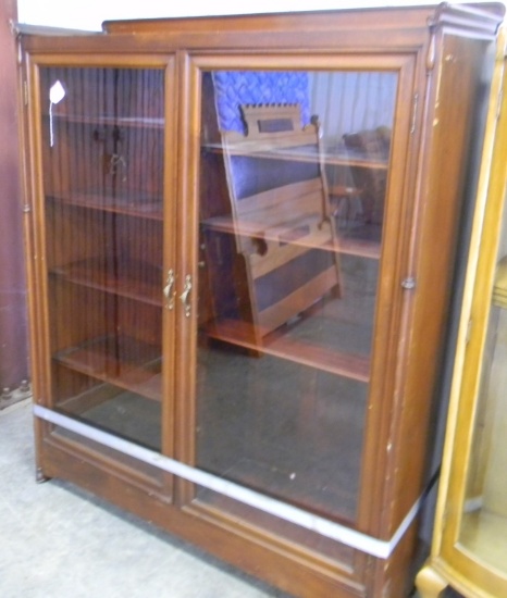 ANTIQUE DISPLAY CABINET W/ DOUBLE GLASS DOOR