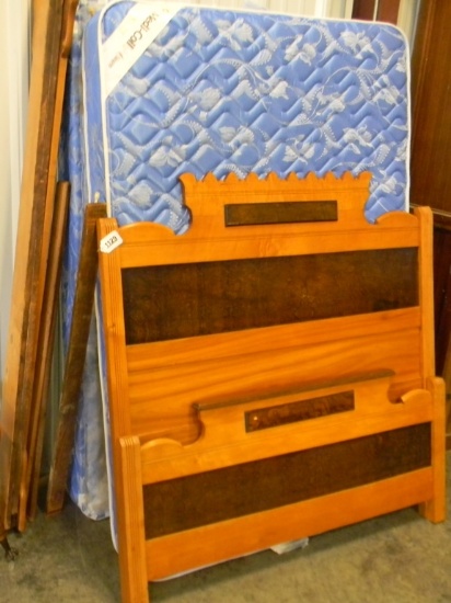 ANTIQUE 3/4 WOOD BED FRAME
