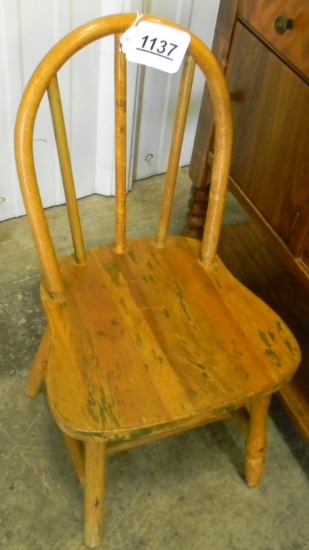 WOODEN BOW BACK CHILDS CHAIR