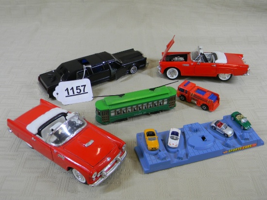 FLAT W/ FORD THUNDERBIRDS, LIMO & MINI HOT WHEELS