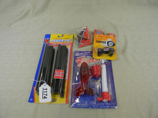 FLAT W/ ROCKET, HOT WHEELS, GYROSCOPIC TOP,