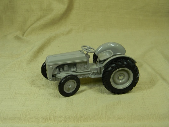 ERTL FORD 9N TRACTOR