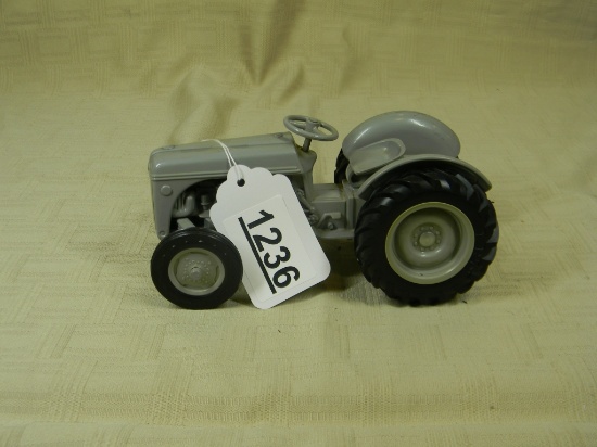 ERTL FORD 9N