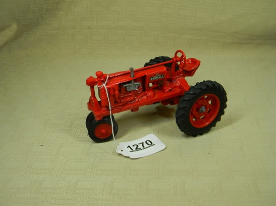 FARMAL F20 TRACTOR