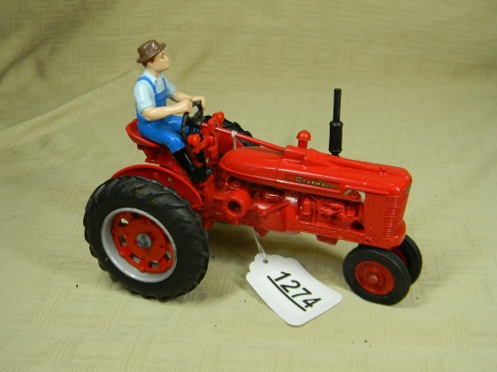 ERTL FARMALL H W/ DRIVER