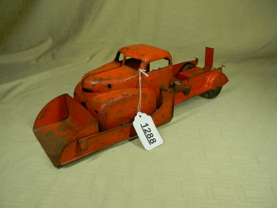 TIN TRUCK W/ LOADER