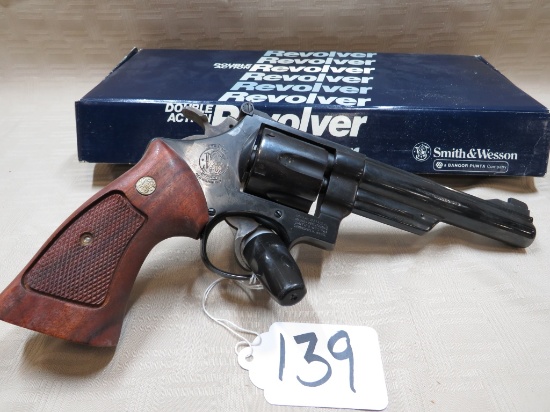 SMITH & WESSON