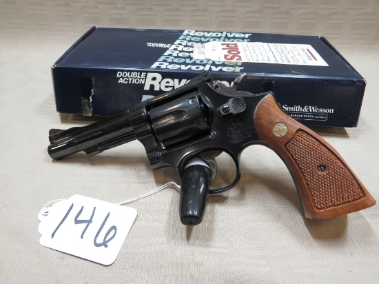 SMITH & WESSON